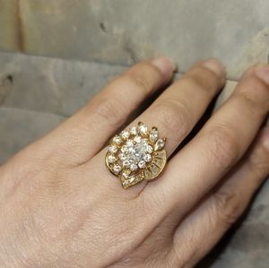 21k Yellow gold CZ ring